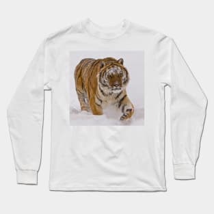 Siberian Tiger in Snow Long Sleeve T-Shirt